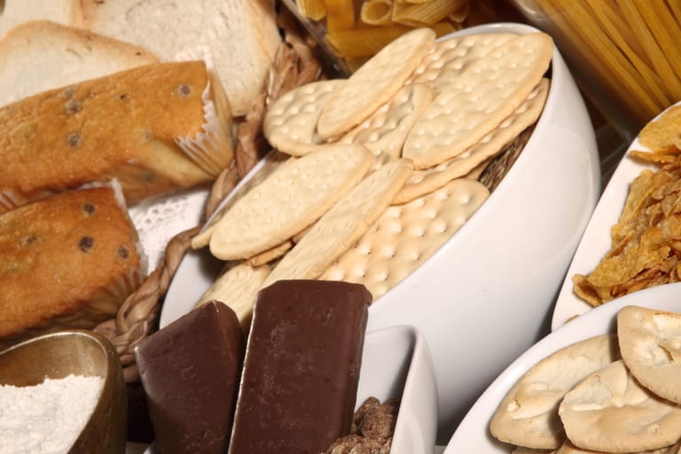 Brot, Kuchen, Nudeln: In vielen Lebensmitteln sind besonders viele Kohlenhydrate enthalten.