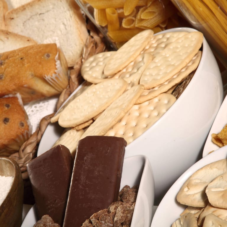 Brot, Kuchen, Nudeln: In vielen Lebensmitteln sind besonders viele Kohlenhydrate enthalten.