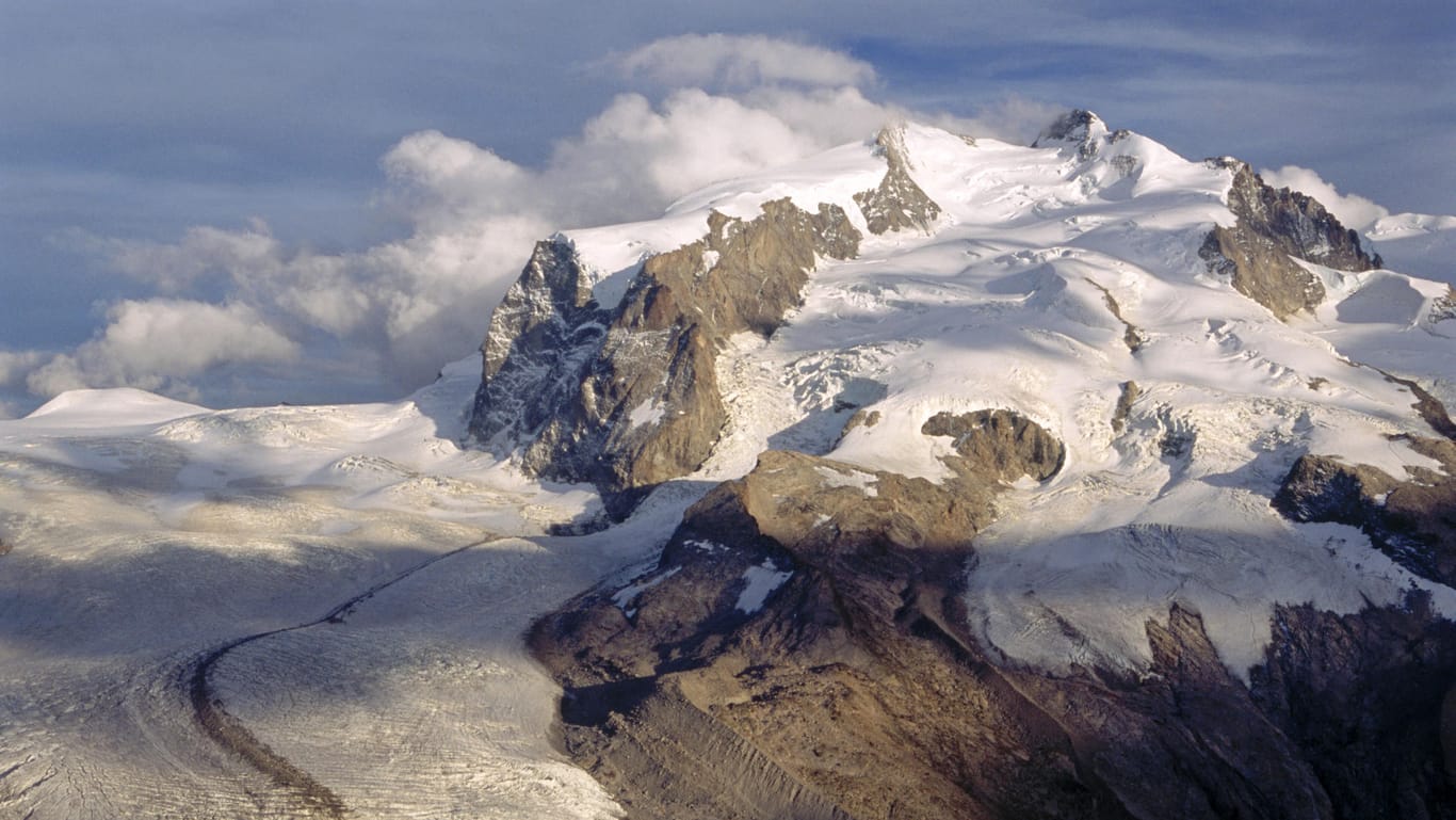 Die Dufourspitze in der Schweiz: Die Nullgradgrenze liegt über diesem höchsten Punkt der Schweiz.