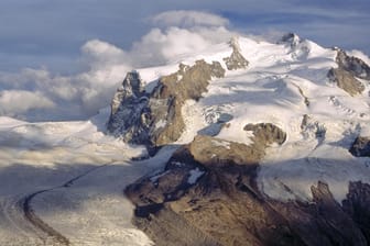 Die Dufourspitze in der Schweiz: Die Nullgradgrenze liegt über diesem höchsten Punkt der Schweiz.