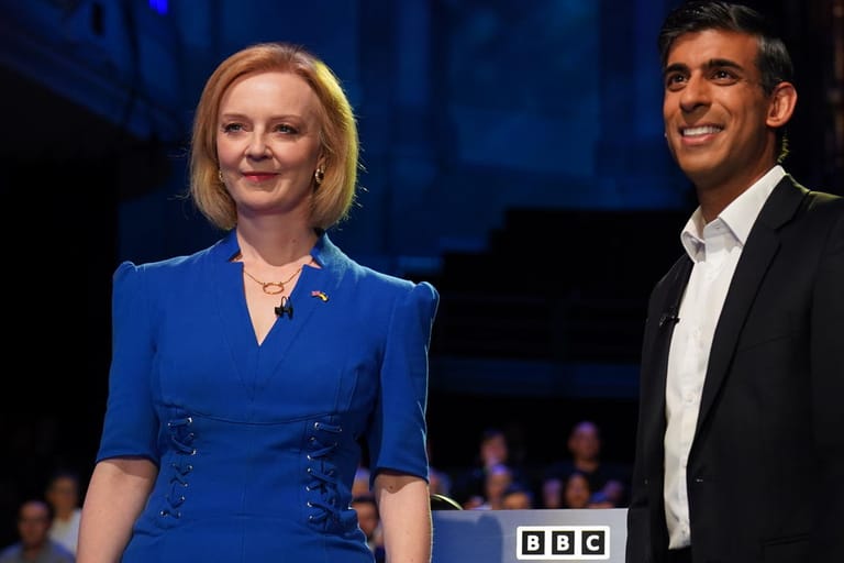 Rennen um Johnson-Nachfolge: Rishi Sunak und Liz Truss nehmen an der TV-Debatte über die Führung der Konservativen Partei teil.