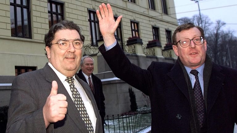 John Hume und David Trimble im Jahr 1998 (Archiv): Beide Politiker machten sich für eine Beendigung des Nordirlandkonflikts stark.