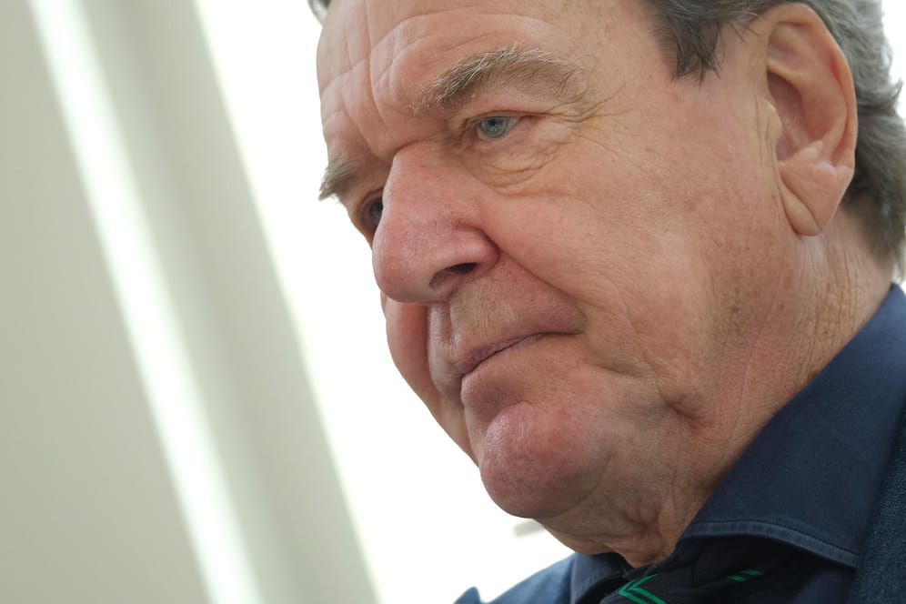 Altkanzler Gerhard Schröder hält sich zurzeit in Moskau auf – nach Angaben seiner Frau aber nicht zum Vergnügen.