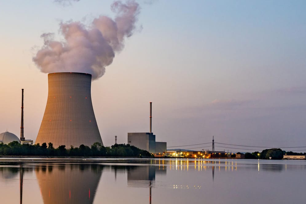 Atomkraftwerk Isar 2 (Archivbild): Nach dem Willen der FDP soll hier länger als geplant Strom erzeugt werden.