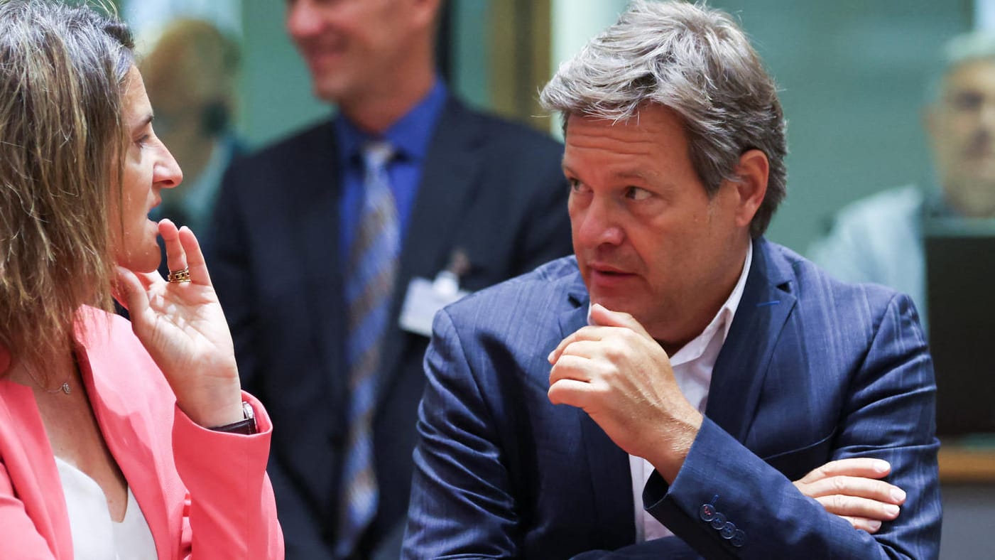 Robert Habeck spricht mit seiner spanischen Kollegin beim EU-Ministertreffen: Wie kann die Energiekrise bewältigt werden? Robert Habeck spricht mit seiner spanischen Kollegin beim EU-Ministertreffen: Wie kann die Energiekrise bewältigt werden?