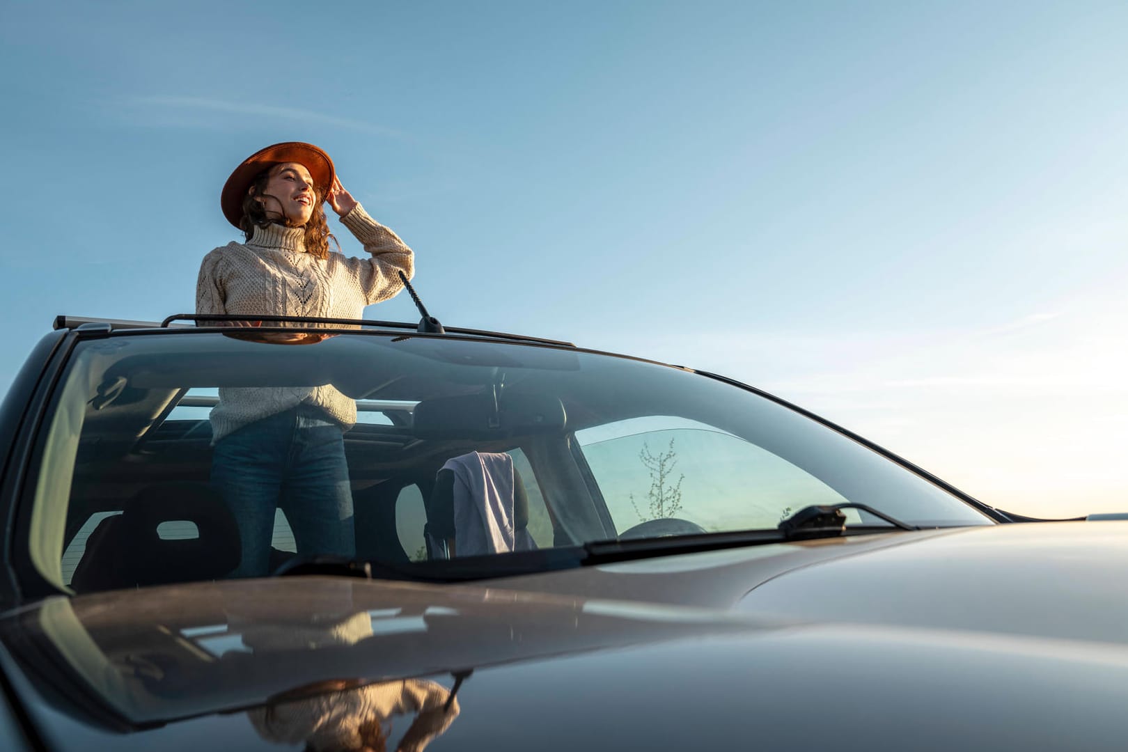 Junge Menschen und Autos: Das Verhältnis bleibt gut.