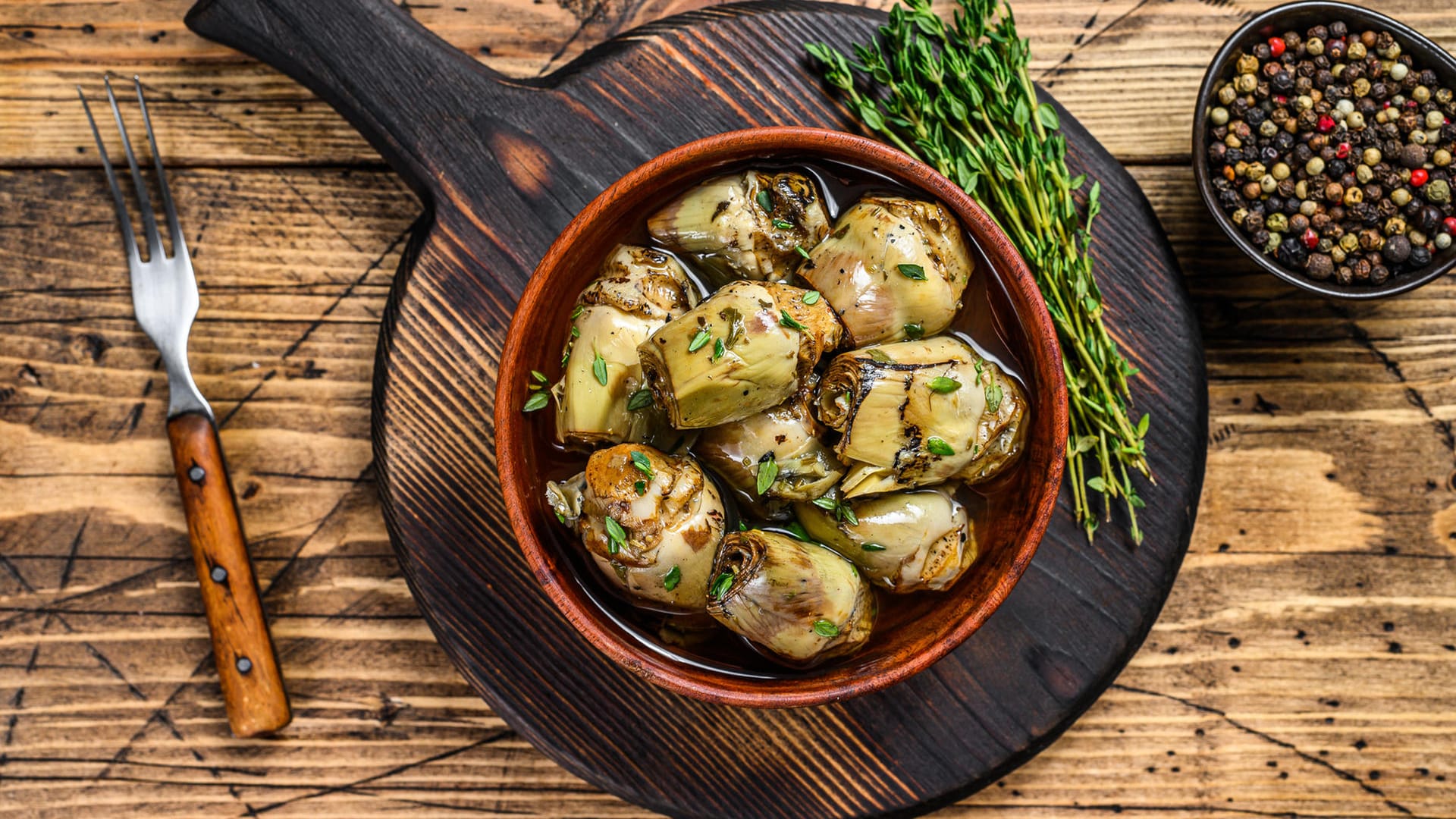 Eingelegte Artischocken: Selbst gemacht schmecken sie besser als gekauft.