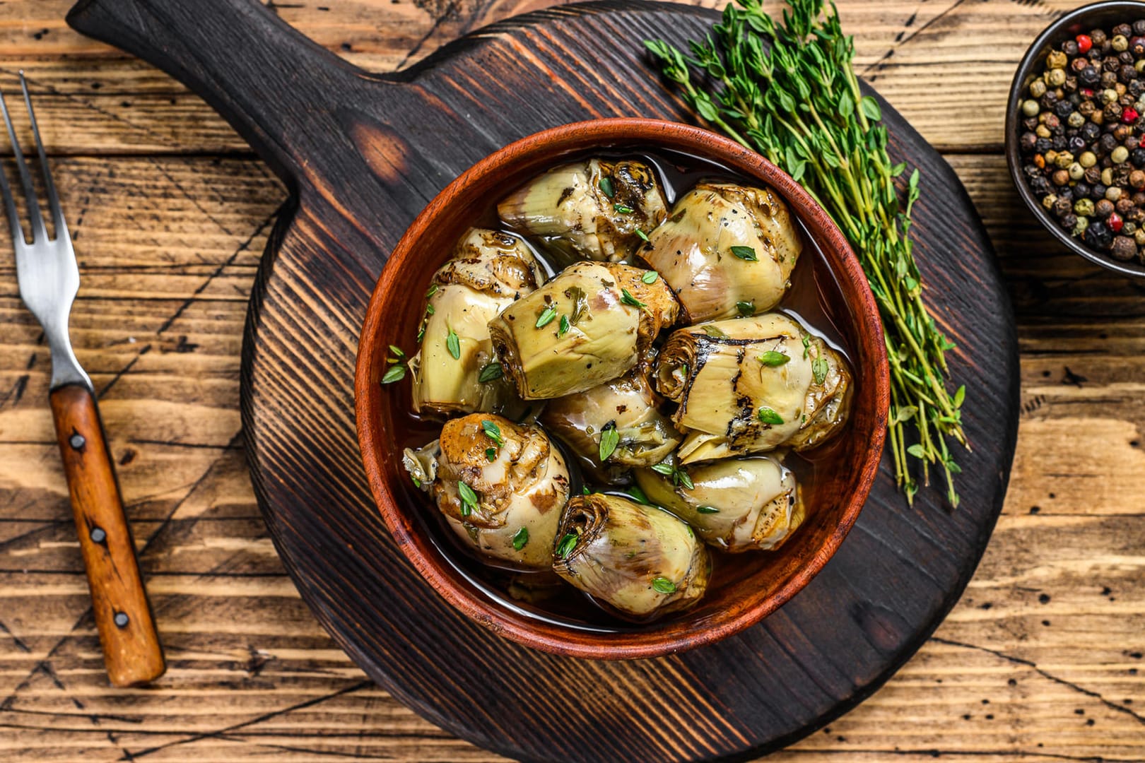 Eingelegte Artischocken: Selbst gemacht schmecken sie besser als gekauft.