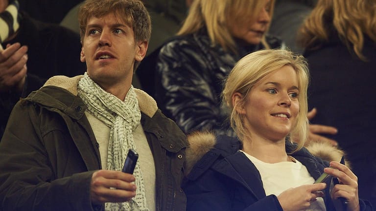 Sebastian Vettel und Hanna Prater beim FC Barcelona 2012: Die beiden zeigen sich nur selten zusammen in der Öffentlichkeit.