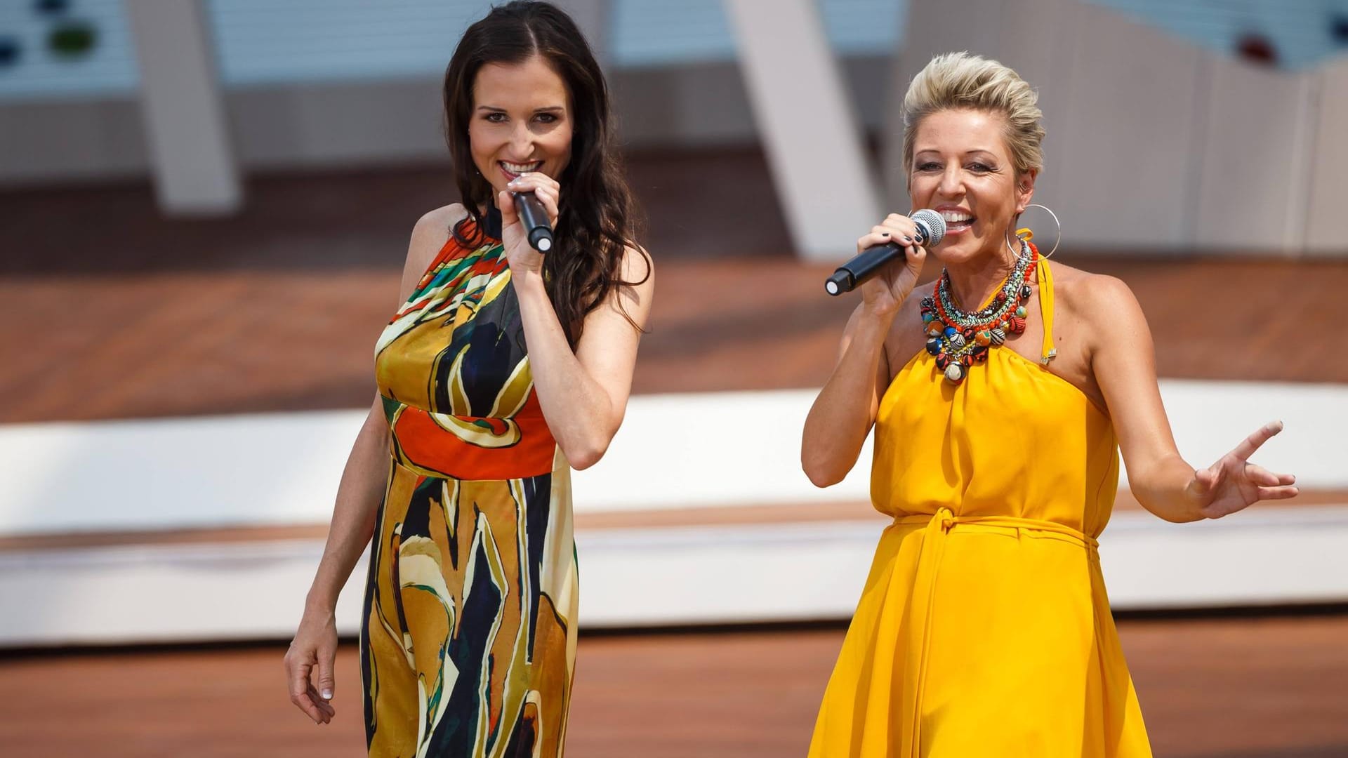 Anita und Alexandra Hofmann: Hier tritt das Duo im Juni 2022 im "ZDF-Fernsehgarten" auf.