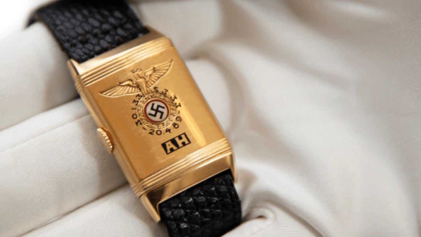 Die Uhr aus dem Hause Andreas Huber soll Adolf Hitler im Jahr 1933 zu seinem 44. Geburtstag überreicht worden sein.