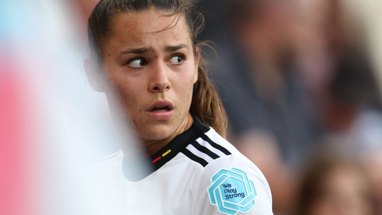 BRENTFORD, ENGLAND - JULY 08: Lena Sophie Oberdorf of Germany reacts during the UEFA Women's Euro England 2022 group B match between Germany and Denmark at Brentford Community Stadium on July 08, 2022 in Brentford, England.