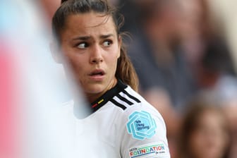BRENTFORD, ENGLAND - JULY 08: Lena Sophie Oberdorf of Germany reacts during the UEFA Women's Euro England 2022 group B match between Germany and Denmark at Brentford Community Stadium on July 08, 2022 in Brentford, England.
