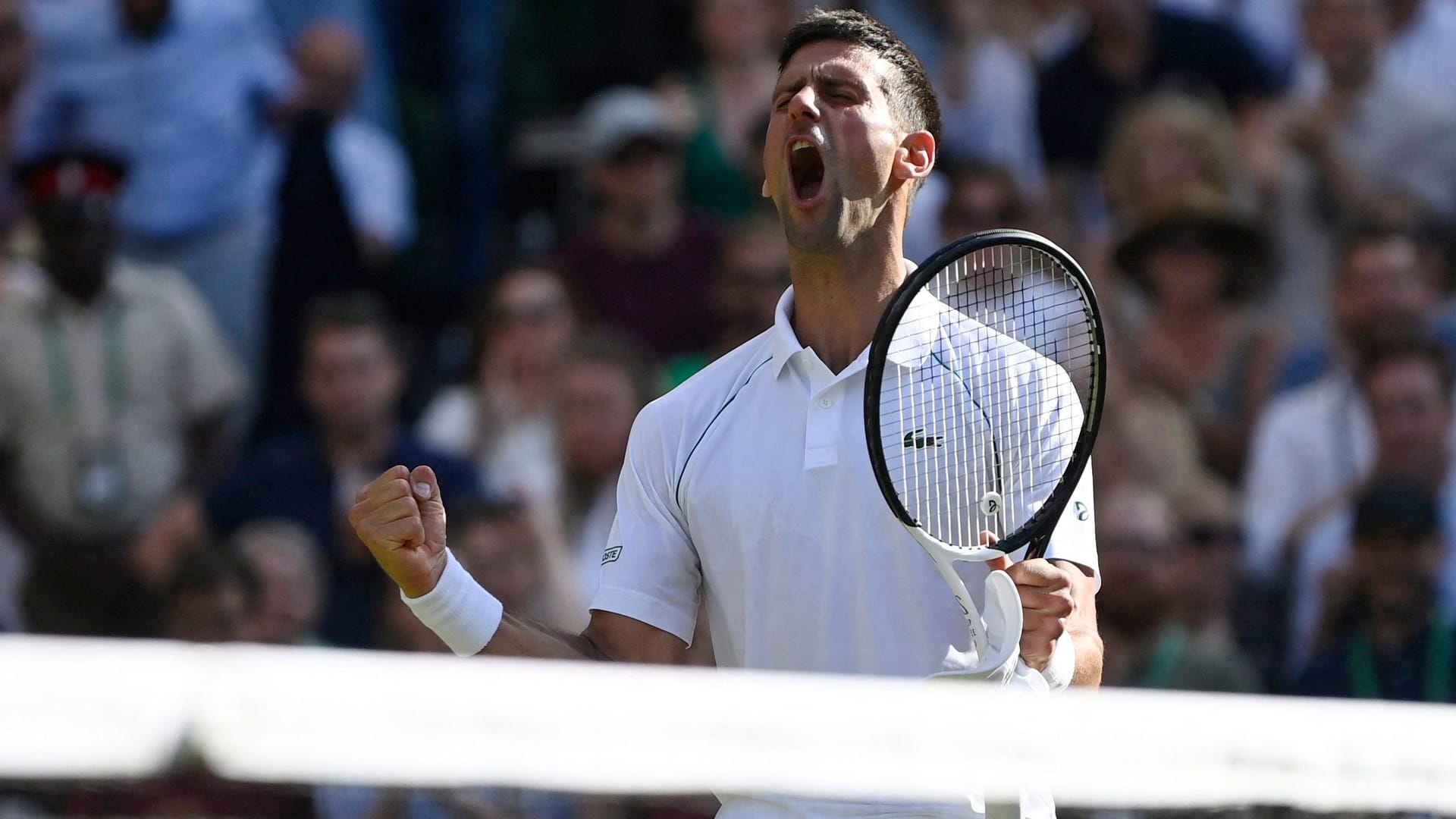 Kurz vor dem Ziel: Novak Djokovic bejubelt seinen Finaleinzug in Wimbledon.