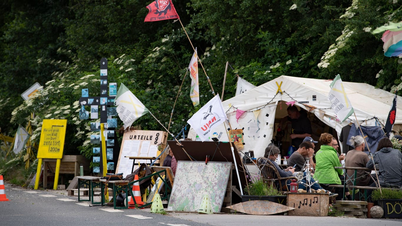 Ein Zelt in einem Protestcamp (Symbolbild): Mehrere Tausend Menschen sollen laut Veranstalter kommen.