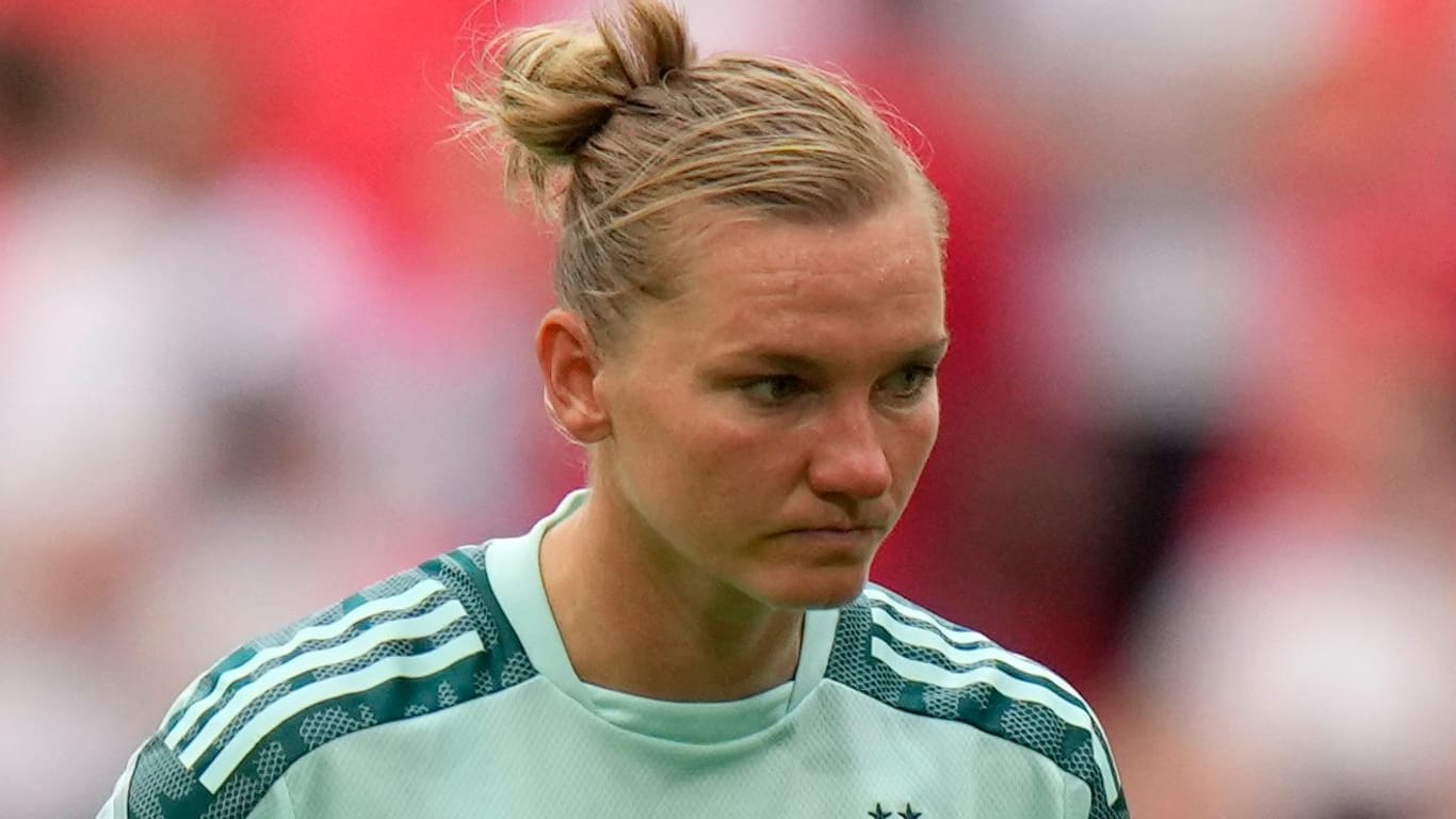 Sichtlich mitgenommen: Alexandra Popp kurz vor dem EM-Finale gegen England.