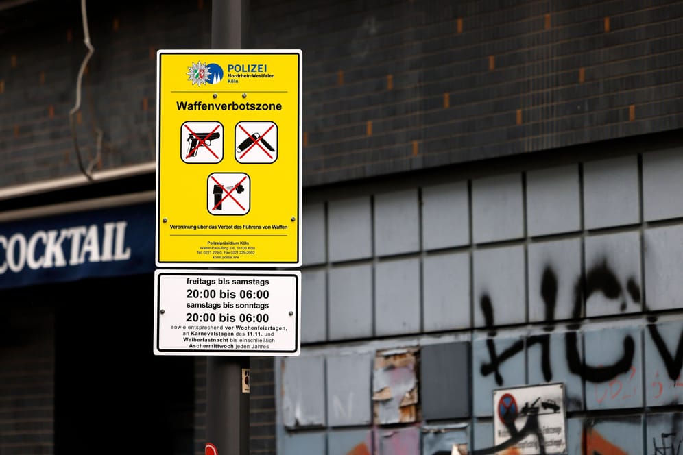 Verbotszone in Köln (Symbolbild): Die Deutsche Polizeigewerkschaft will mehr Sicherheit schaffen – durch Verbote.