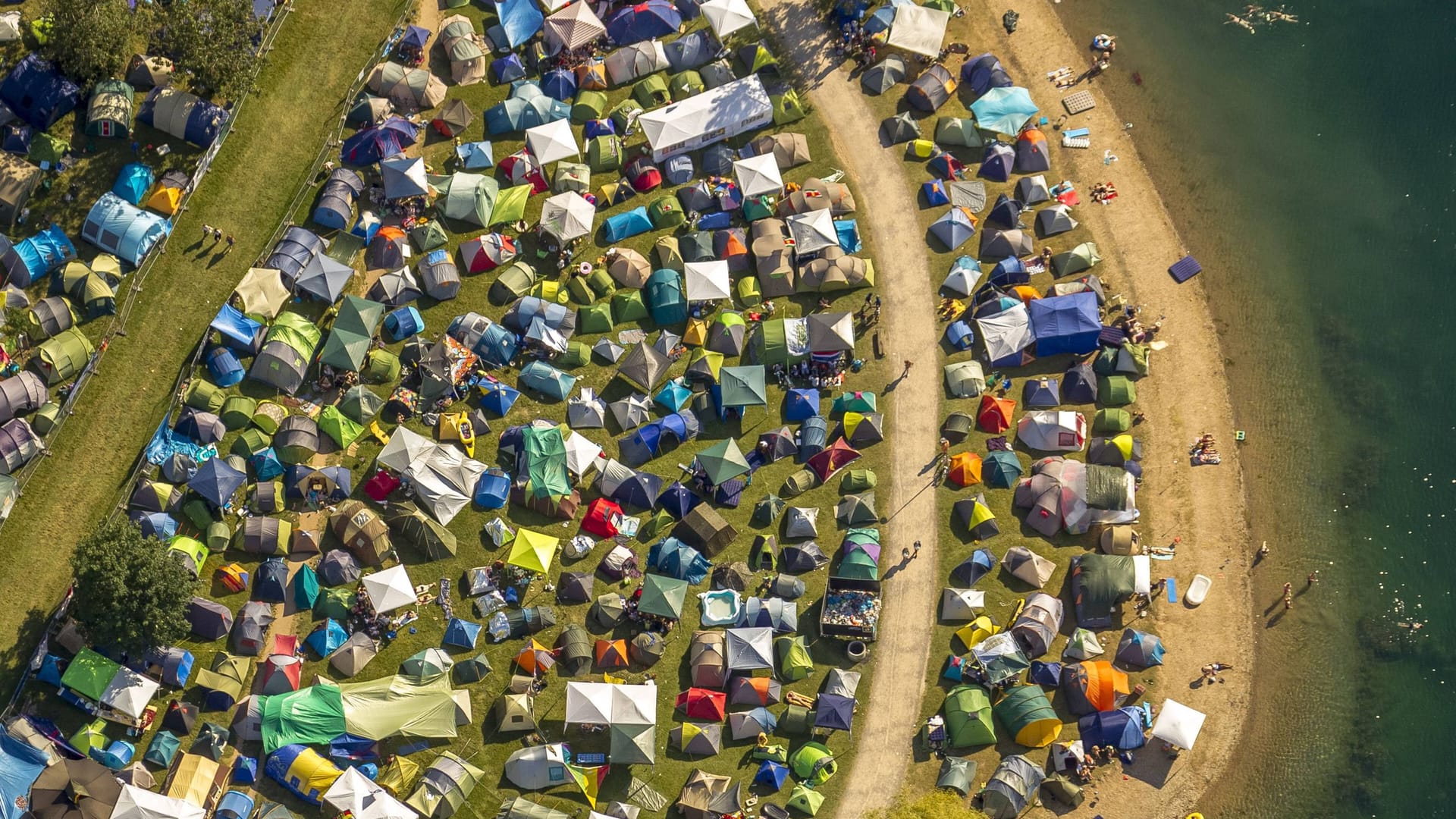 Blackfoot Beach am Fühlinger See: Der beliebte Badestrand befindet sich in unmittelbarer Nähe zur Veranstaltungsfläche des Summerjam-Festivals.