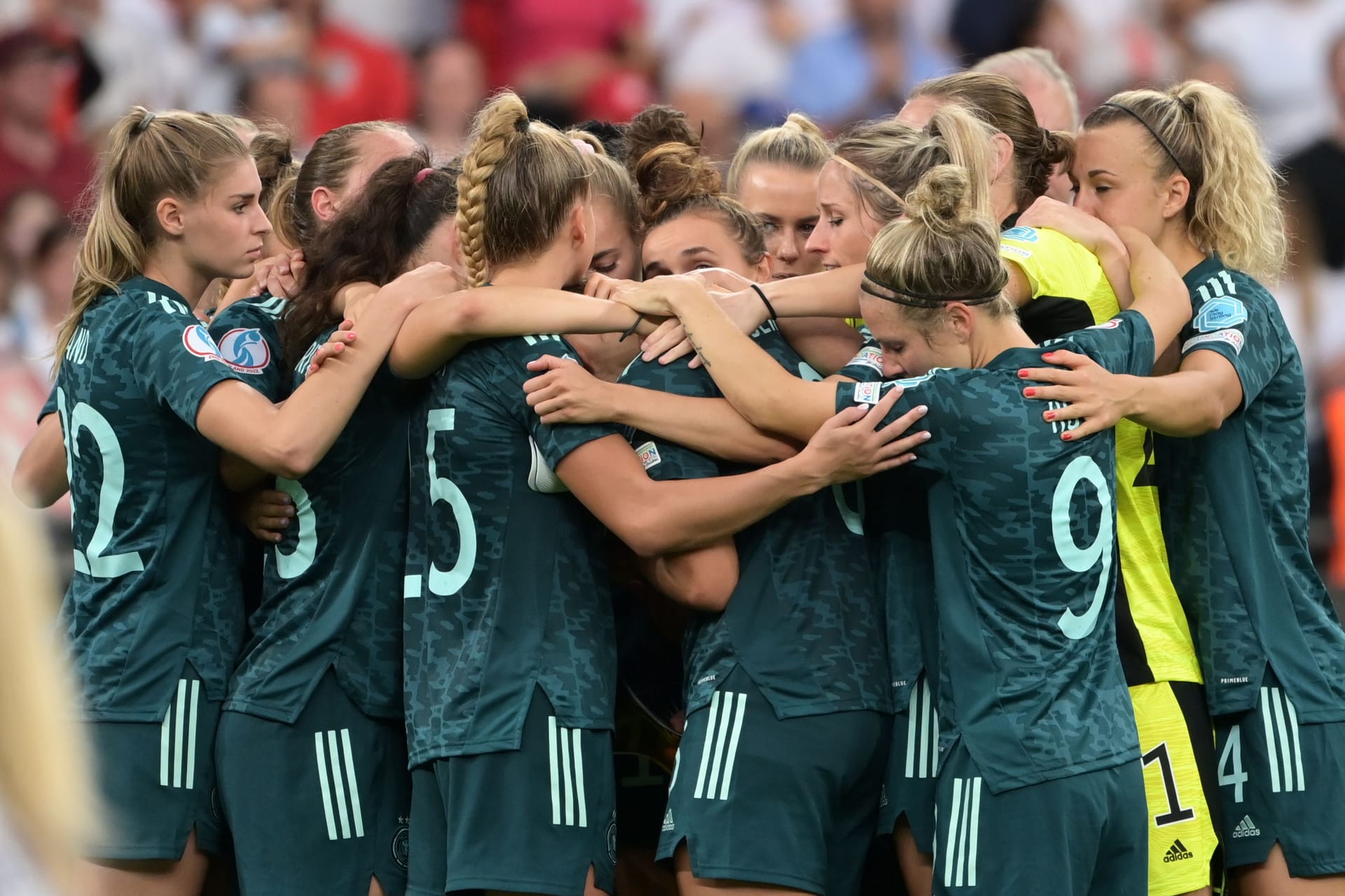 Finale der Frauen-EM: Deutschland verliert das Endspiel in und gegen England in der Nachspielzeit mit 1:2. Während vorne die Effizienz fehlte, konnte die Abwehrkette nicht alles verhindern. Die Einzelkritik.