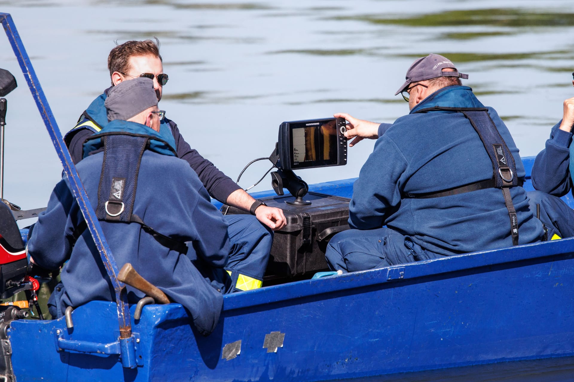 Das Technische Hilfswerk bei einer Suchaktion auf der Donau (Archiv): Nach dem Fund einer Kinderleiche gibt es erste Details zum Tathergang.