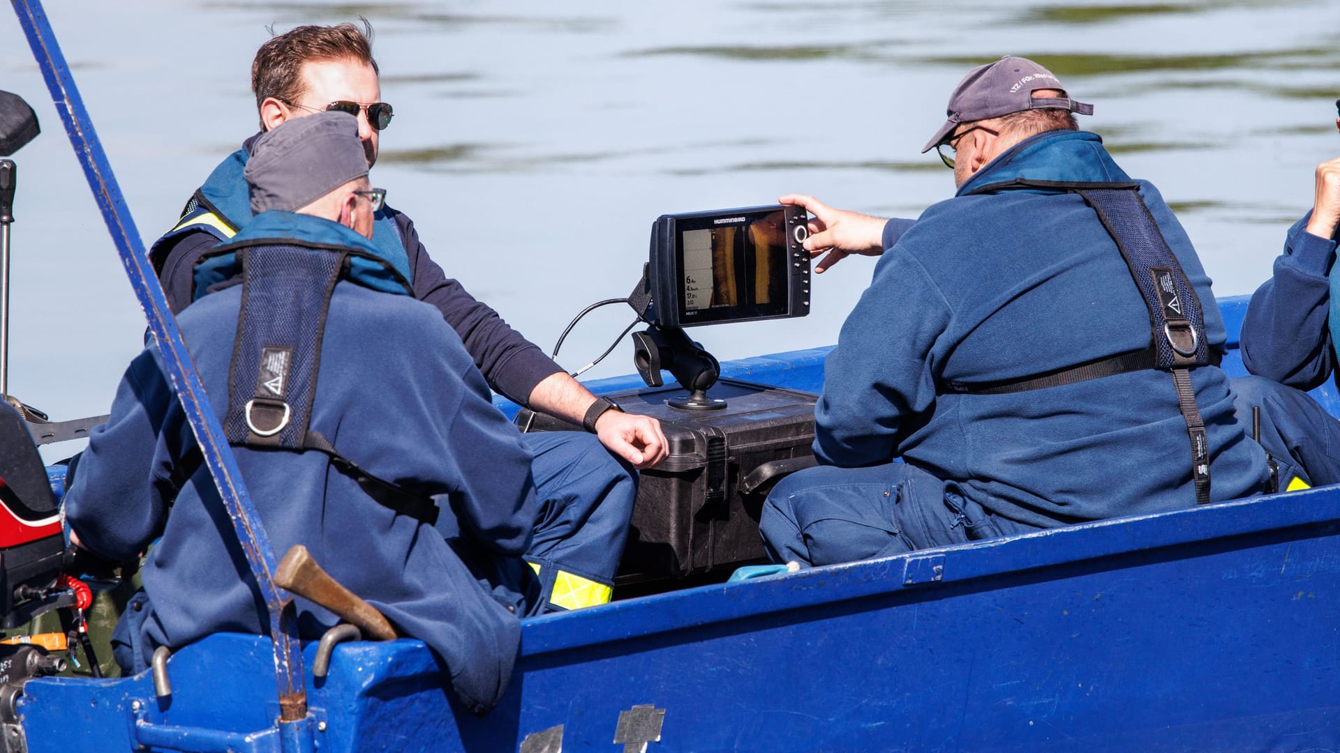 Das Technische Hilfswerk bei einer Suchaktion auf der Donau (Archiv): Nach dem Fund einer Kinderleiche gibt es erste Details zum Tathergang. Das Technische Hilfswerk bei einer Suchaktion auf der Donau (Archiv): Nach dem Fund einer Kinderleiche gibt es erste Details zum Tathergang.