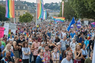 Tausende feiern den Christopher Street Day in Stuttgart: Nach der Pandemie rechnen die Veranstalter mit einem Besucherrekord in Stuttgart.
