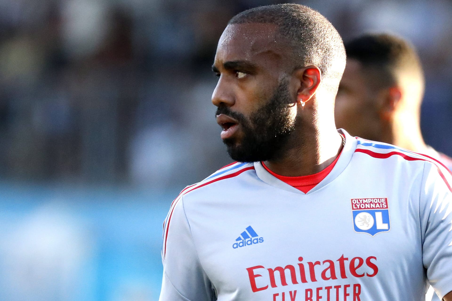 Alexandra Lacazette: Der Franzose bekam es mit einem Schwarm Insekten zu tun.
