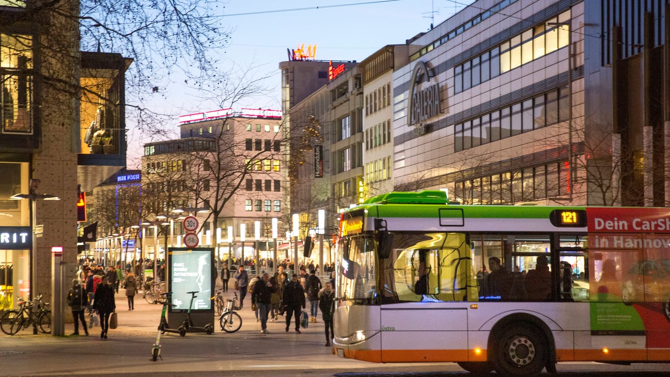 Bus in Hannover: Das 365-Euro-Ticket soll zum 1. Mai starten.