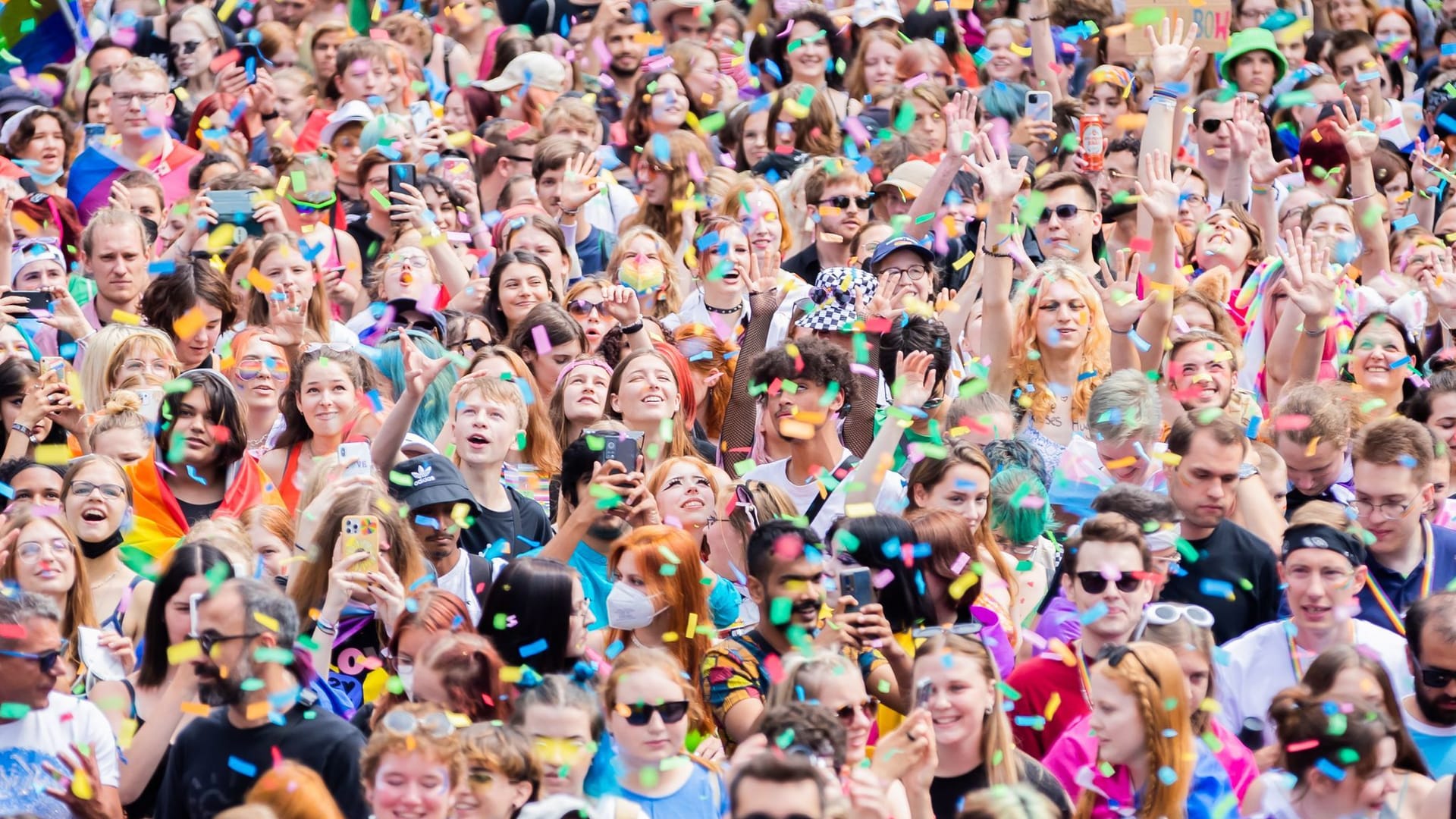 Hunderttausende Menschen wurden zum Christopher Street Day (CSD) erwartet – und badeten in Konfetti.