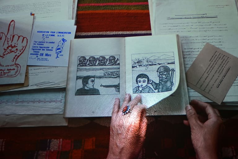 Video-Installation der Initiative "Archives des luttes des femmes en Algérie" auf der Documenta: Die Kunstwerke bedienen sich einer teilweise antisemitischen Bildsprache.
