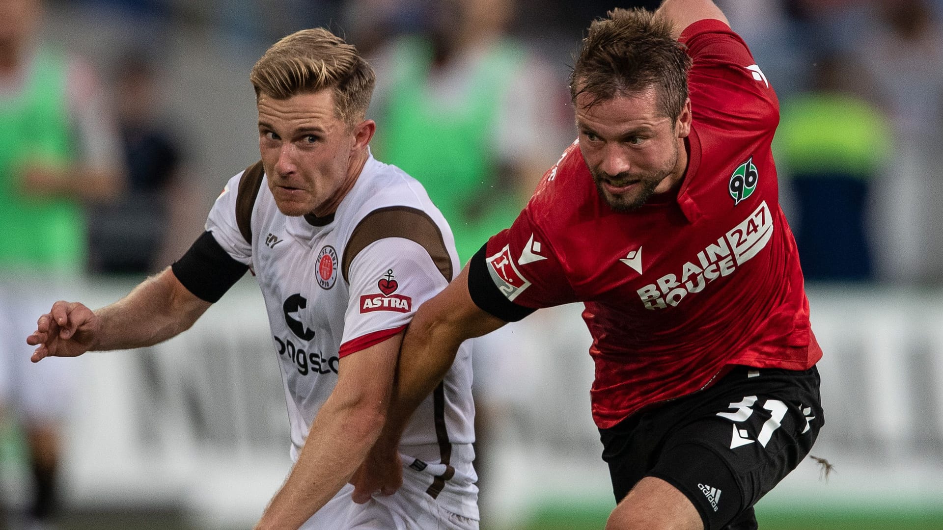 Kein Sieger am Ende: Hannover und St. Pauli trennten sich 2:2.