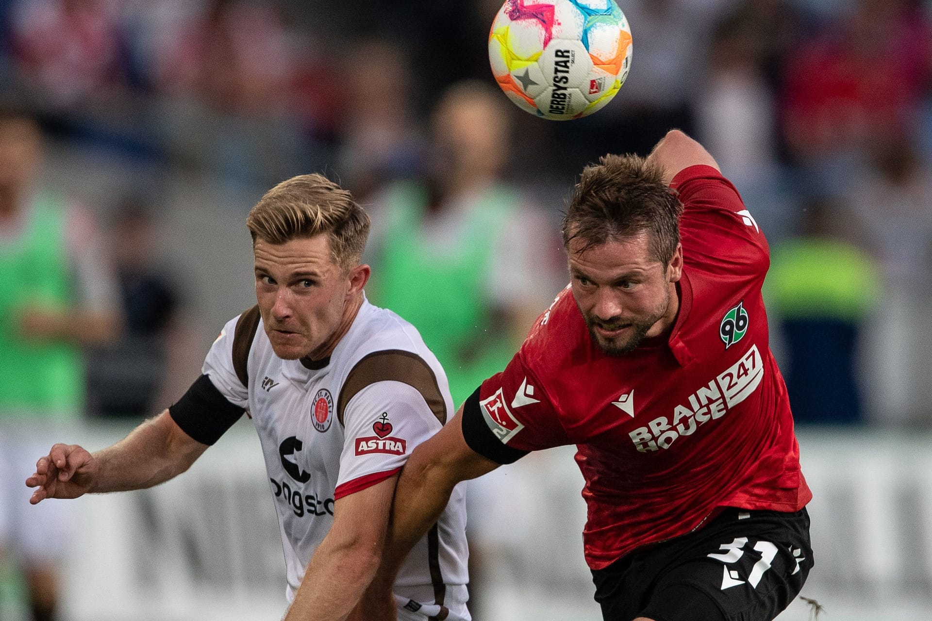 Kein Sieger am Ende: Hannover und St. Pauli trennten sich 2:2.