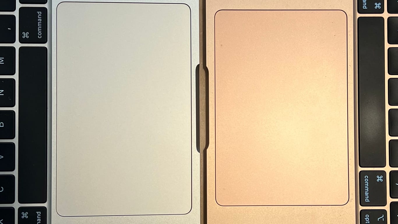 Das Trackpad des neuen MacBook Air (links) ist leicht gewachsen.