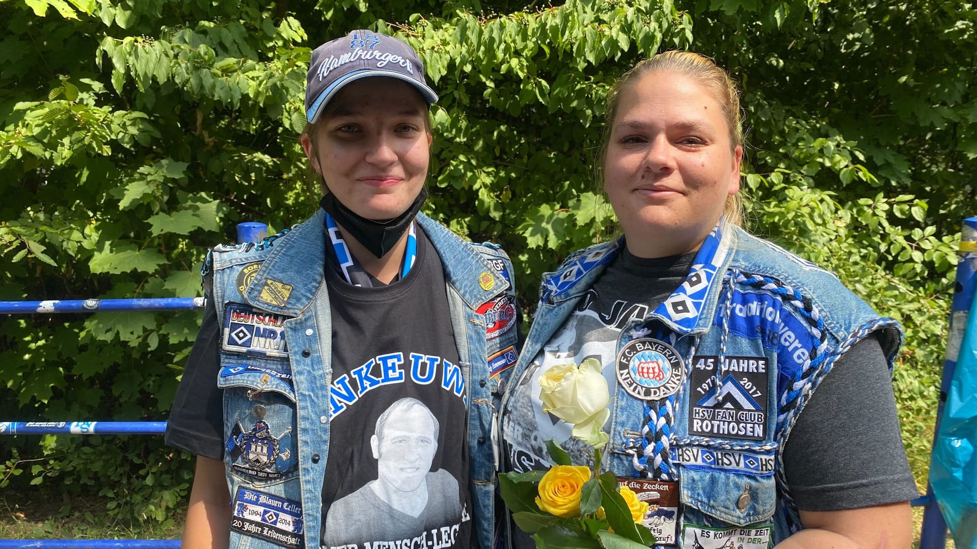 Michelle und Janine sind über ihren Onkel zu HSV-Fans geworden.