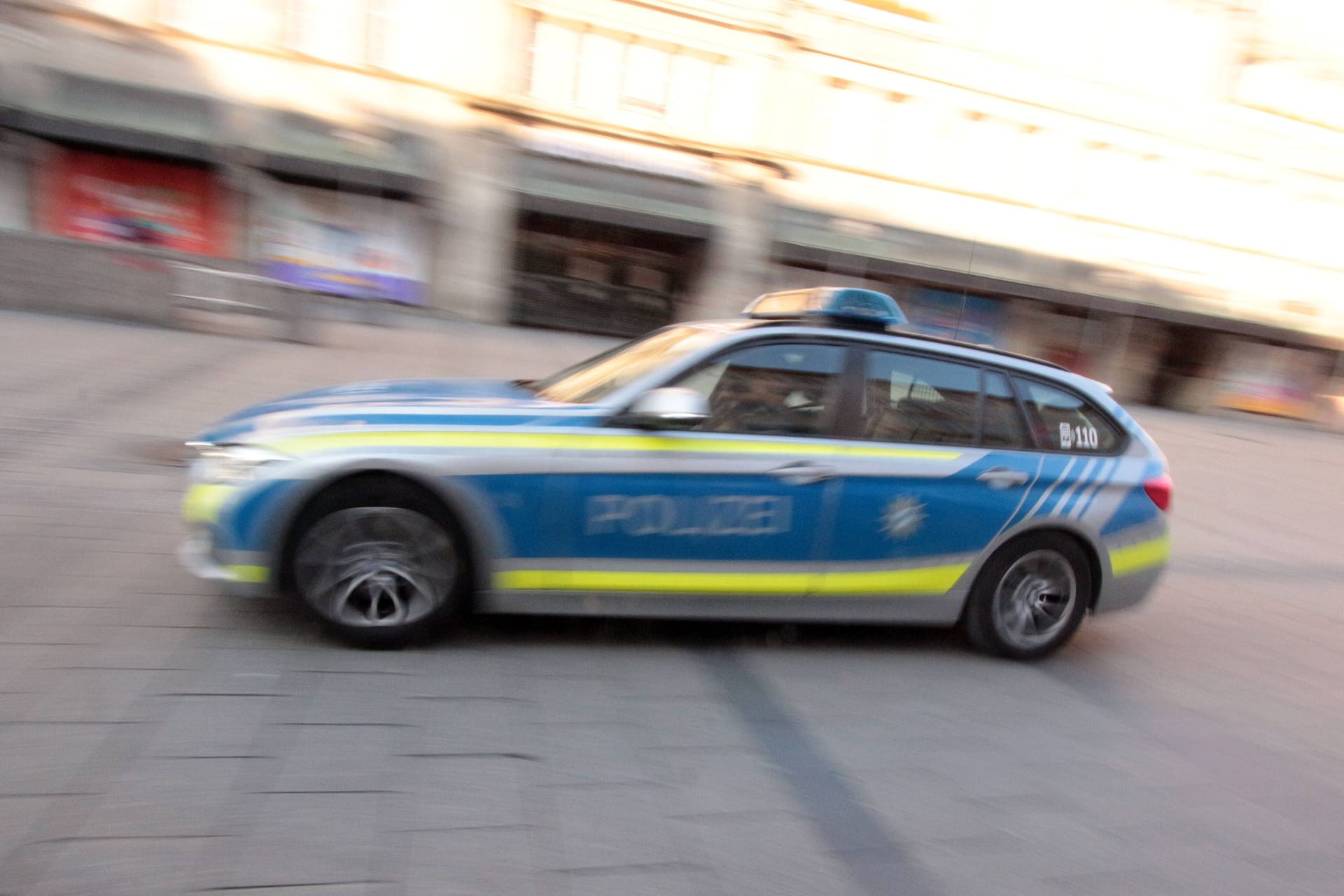 Polizei auf Streife (Symbolbild): Die 13-Jährige war seit Freitag vermisst.