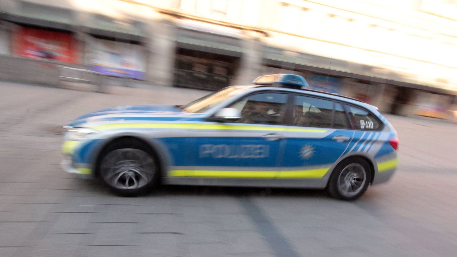 Polizei auf Streife (Symbolbild): Die 13-Jährige war seit Freitag vermisst.