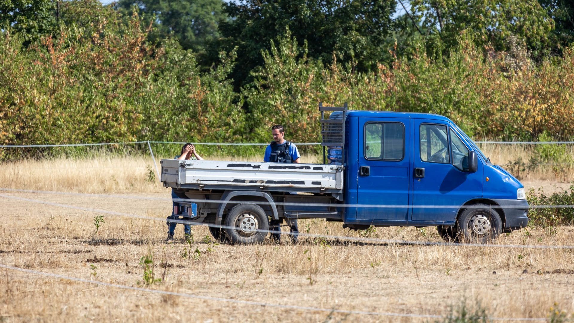 Das Unglücksfahrzeug: Die Mädchen saßen ungesichert hinten auf der Pritsche.