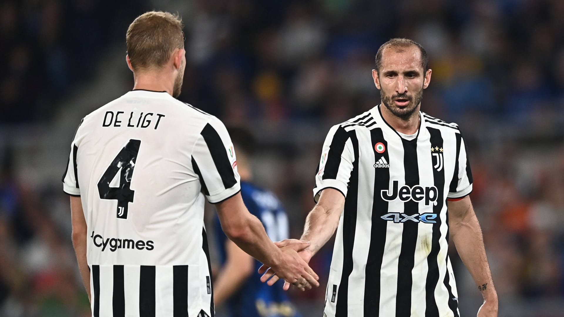 Von Giorgio Chiellini (r.) konnte sich der Niederländer einiges abschauen.