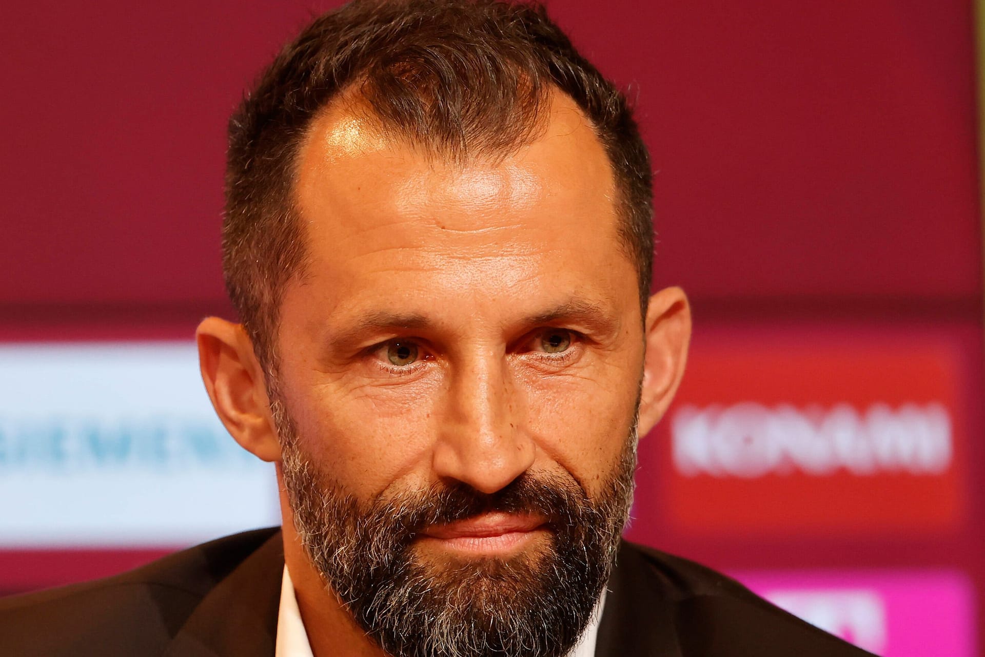 Hasan Salihamidzic: Der Bayern-Sportdirektor ist wohl für ein Treffen mit den Juventus-Bossen nach Italien geflogen.