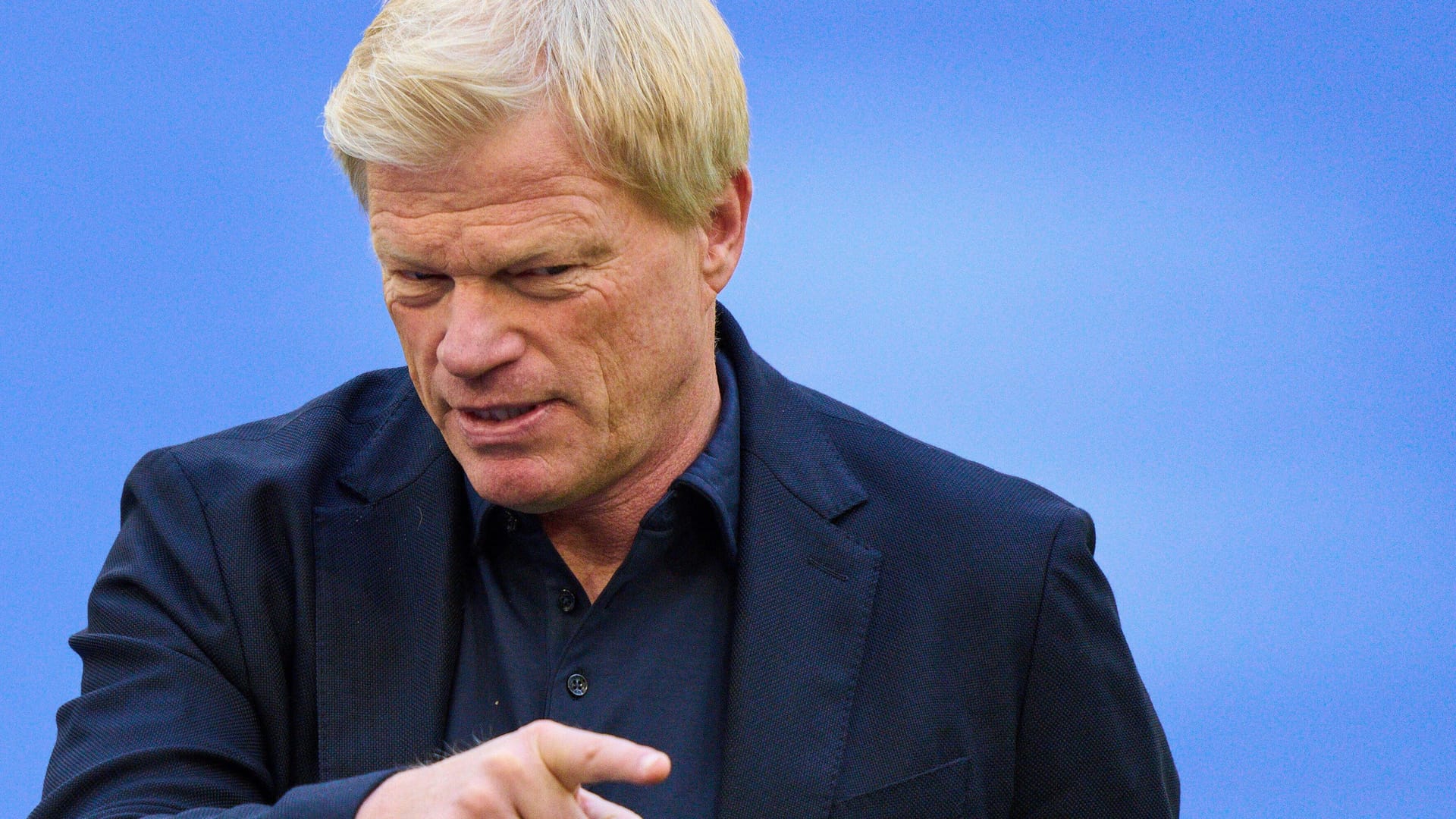 Oliver Kahn: Der Vorstandschef des FC Bayern spricht über mögliche kommende Transfers.