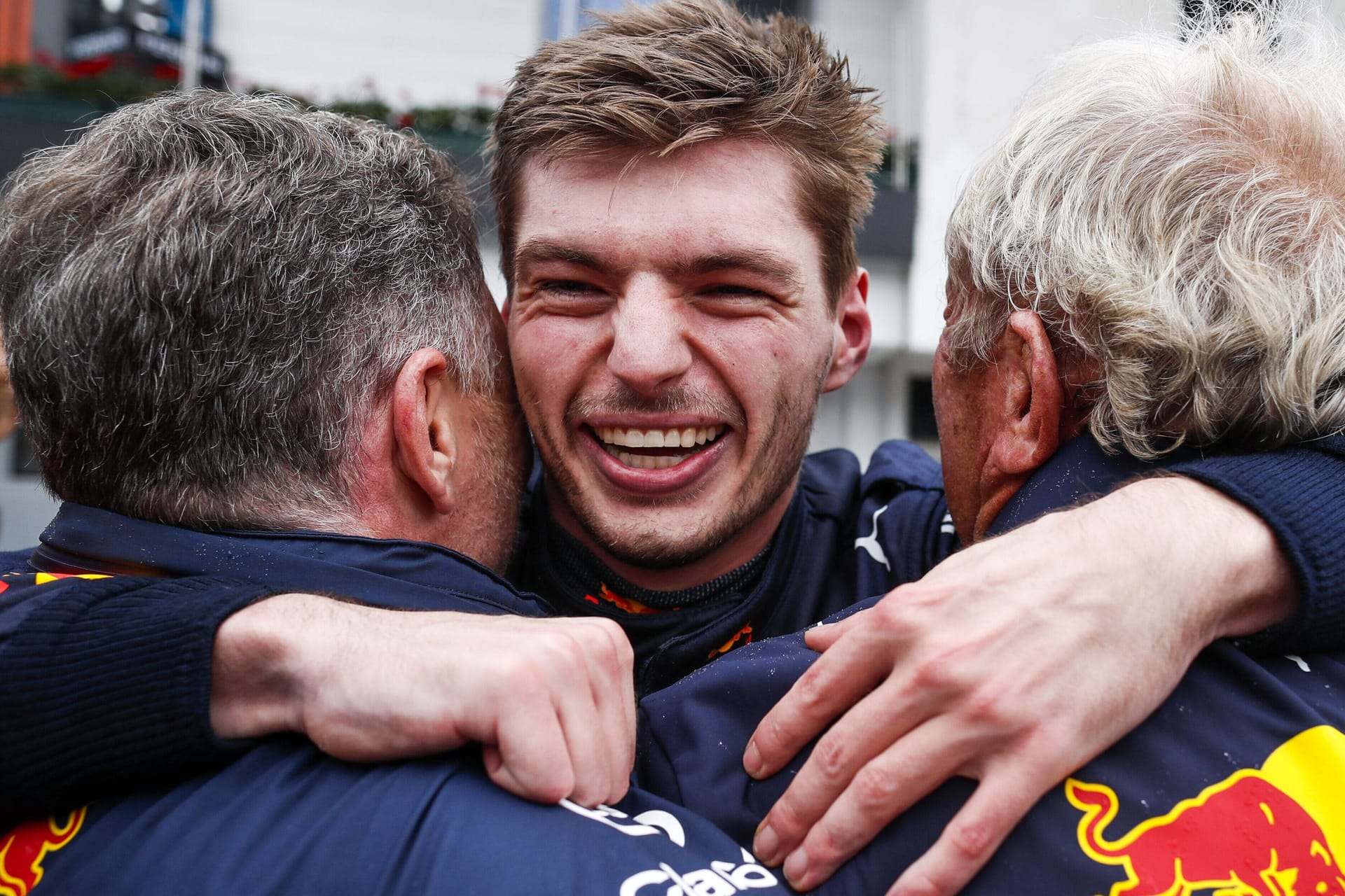 Meisterstück: Max Verstappen feiert seinen Sieg auf dem Hungaroring.