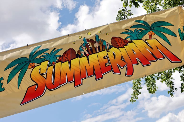 Das "Summerjam"-Festival ist eines der größten Reggae-Festivals Europas: Beim Einlass kam es zu langen Schlangen.