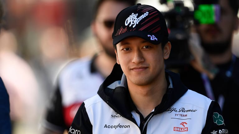Zhou Guanyu: Der Formel1-Fahrer erlebte in Silverstone einen schweren Unfall, überlebte aber unverletzt.