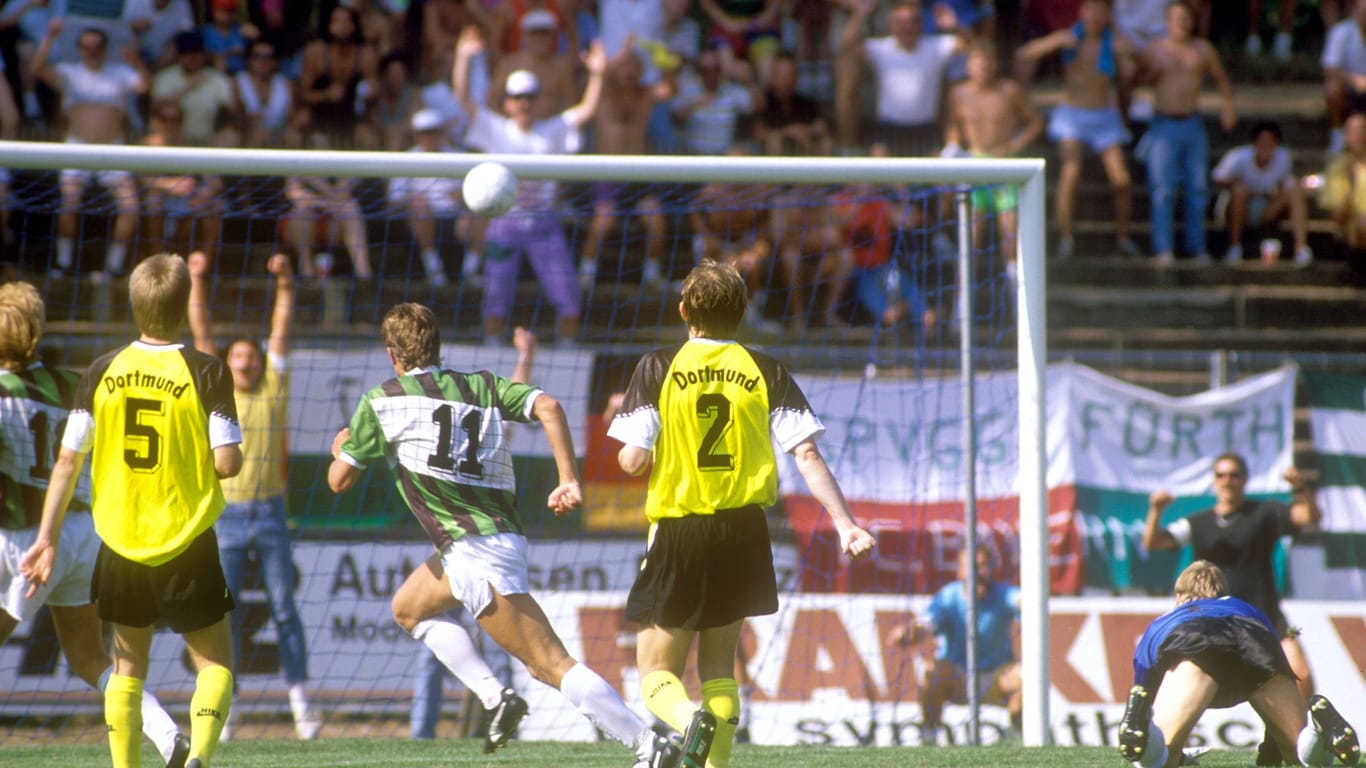Die SpVgg Greuth schmiss den BVB 1990 in der ersten Runde des DFB Pokals raus (Archivfoto).