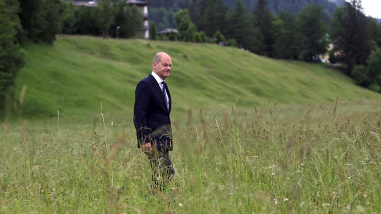 Bundeskanzler Olaf Scholz zu Besuch in Bayern, hier beim G7-Gipfel in Elmau vor einem Monat (Archivbild): Nun ist er wieder im Freistaat, macht Urlaub im Ostallgäu.