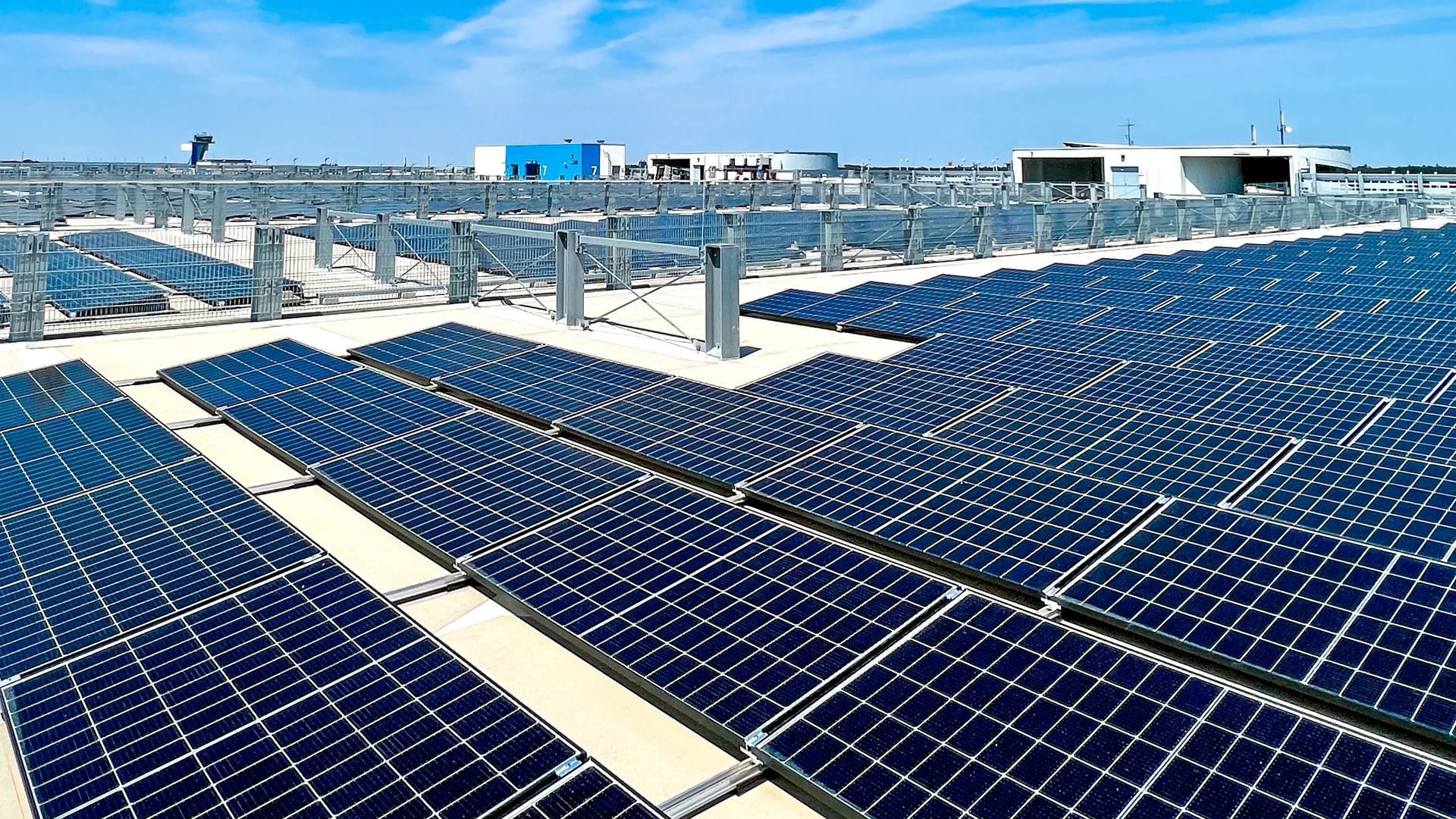 Die PV-Anlage auf dem Parkhausdach P4.