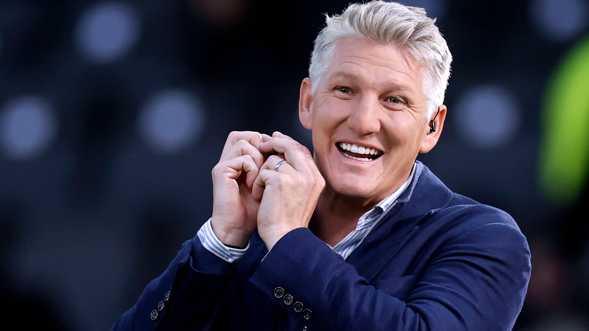 Bastian Schweinsteiger: Der frühere Nationalspieler hat die Partie der DFB-Frauen gegen Spanien verfolgt.