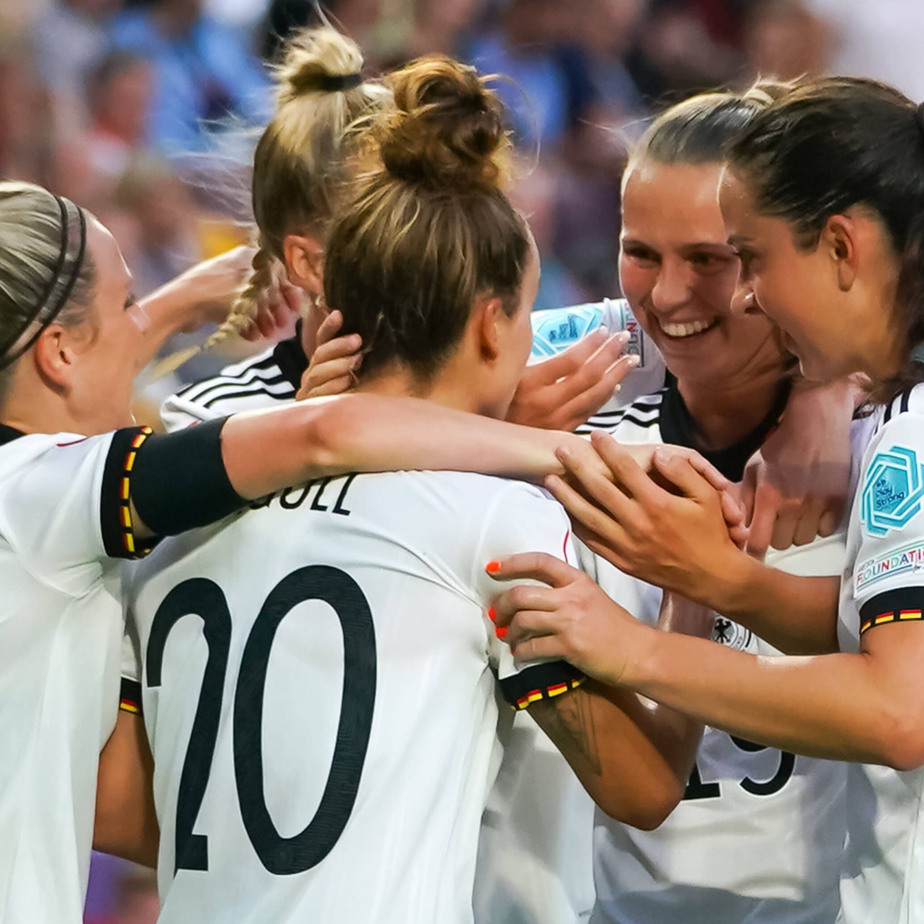 Frauen-EM DFB-Frauen feiern Finale in Frankfurt