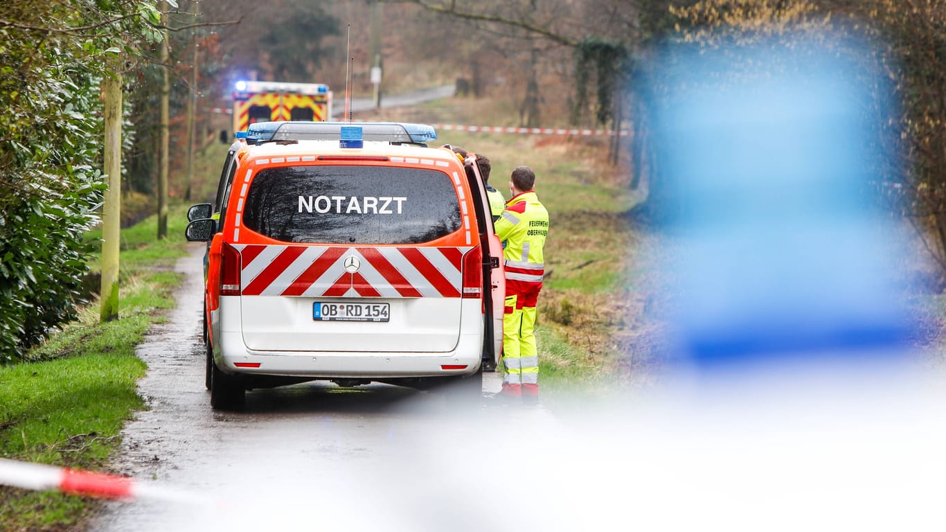 Krankenwagen und Polizei in NRW (Archivfoto): Mindestens zwei Menschen starben an einer Thalliumvergiftung.