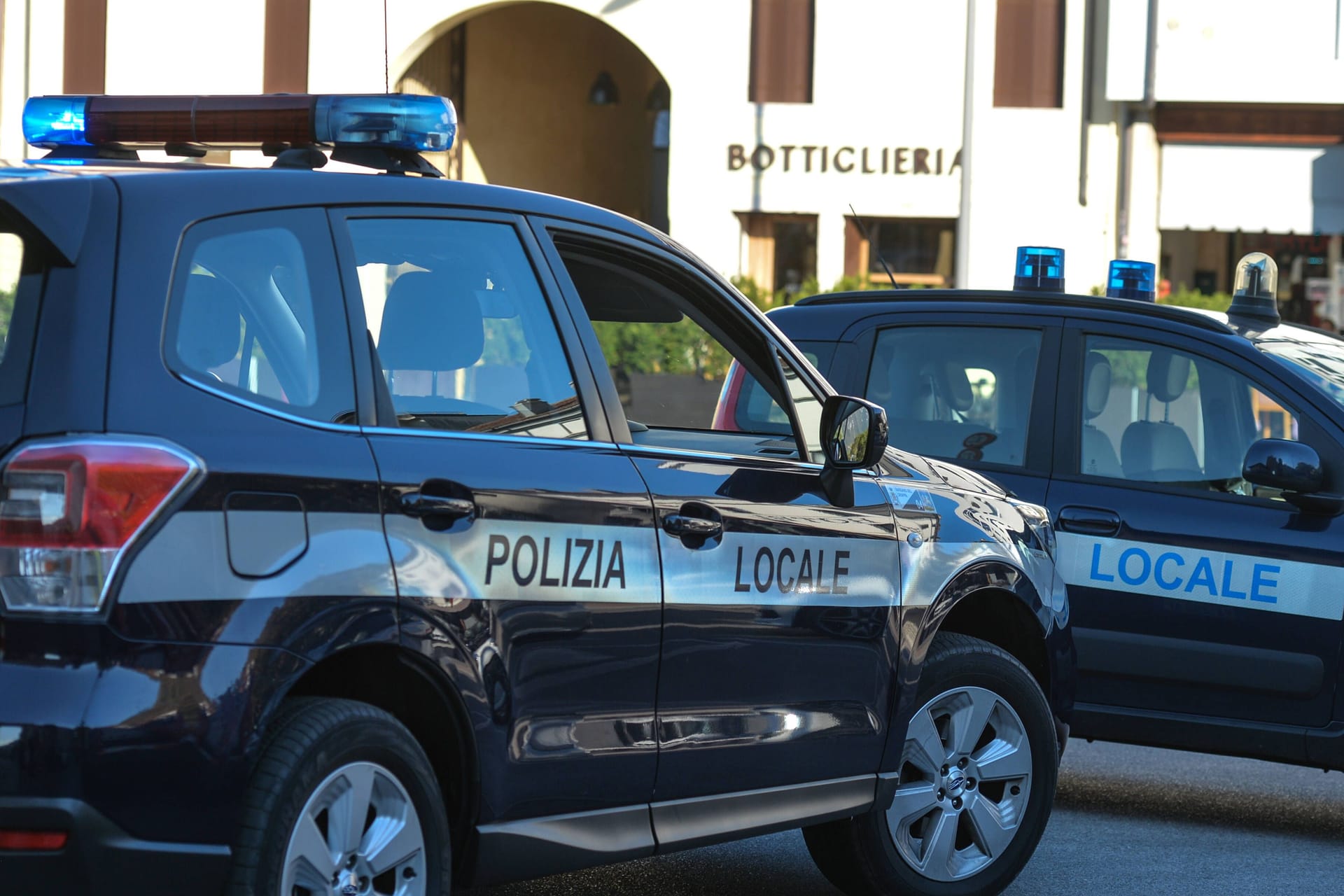 Einsatz der italienischen Polizei (Archiv): Ein Mann schlug am Freitag einen Straßenhändler tot.